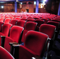 Столове за концертни, театрални и конферентни зали